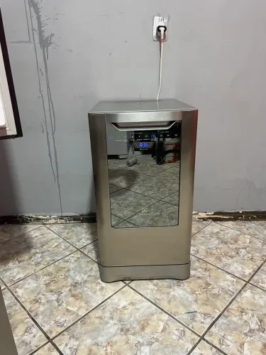 Lava louças Electrolux inox 10 serviços com painel digital 