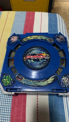 Maleta Beyblade metalfury