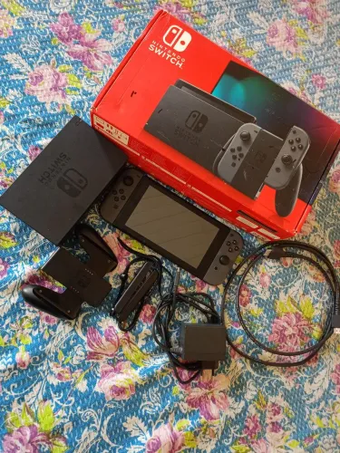 Nintendo switch V2 destravado VIA chip + sd 128gb (cabe uns 15 jogos)