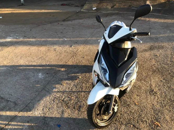 Moto Honda Elite