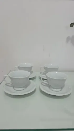 Conjunto de 4 Pires e xícaras