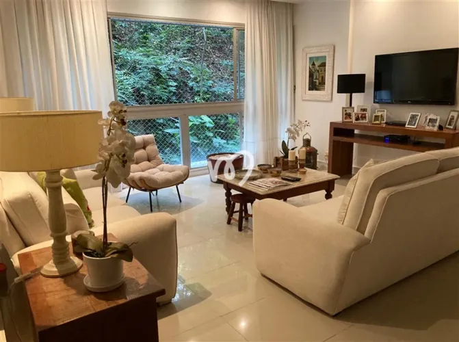 Apartamento Exclusivo na Lagoa: Vista para o Verde, Luxo e Tranquilidade!