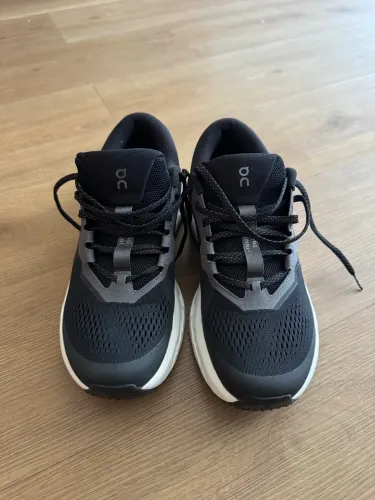 Tênis on cloudrunner