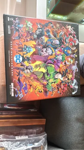Jogo de tabuleiro Dc deck-building game mega box - caixa de organização do jogo base