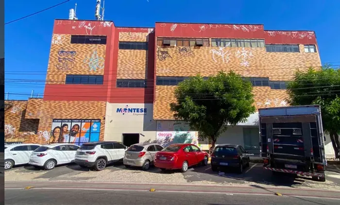 Loja com mezanino no empresarial montese a uma quadra do Nidobox- Preço de oportunidade!