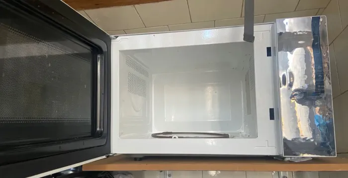 Microondas espelhado linha premium Philco 220v funcionando perfeitamente ( falta o prato)
