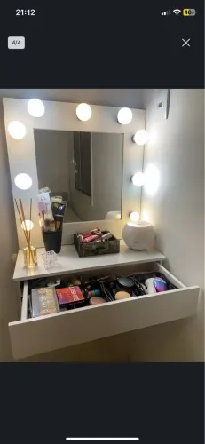 Penteadeira luxo, com espelho e luzes inclusos