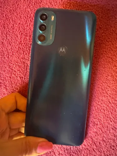 Motorola Moto G71 5G na cor Verde Neptune