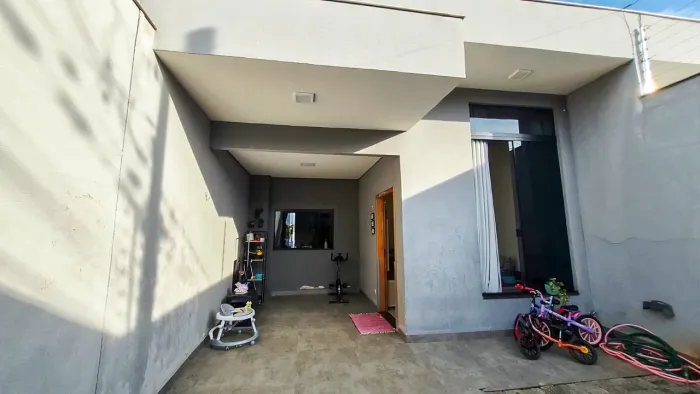Sobrado à venda com 3 quartos e espaço gourmet no Jardim Santa Monica