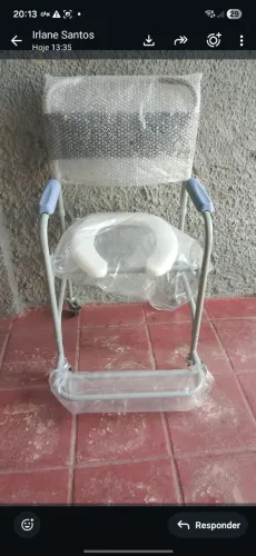 Cadeira p/banho e um Andador