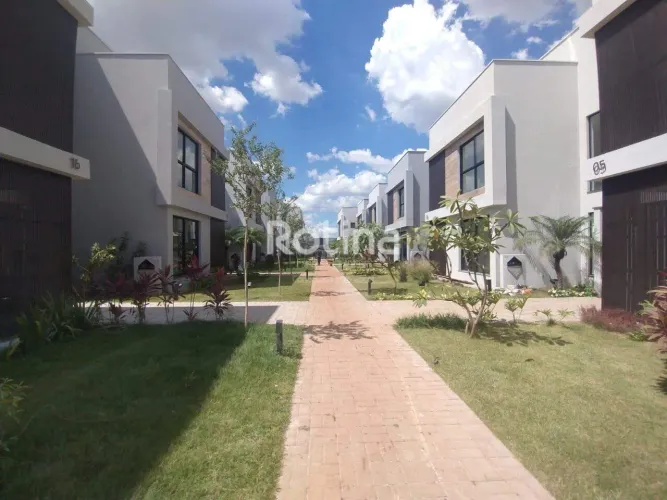 Casa Condomínio Fechado para alugar, 3 quartos, Jardim Inconfidência - Uberlândia/MG - Rot
