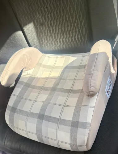 Assento elevado para auto