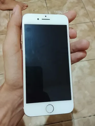 IPHONE 8