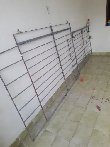 Vende se esse portão