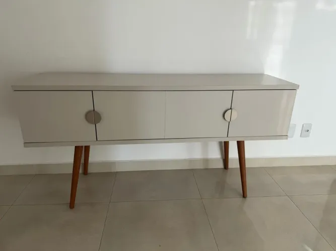 Aparador / Buffet 4 portas off white com pés palito