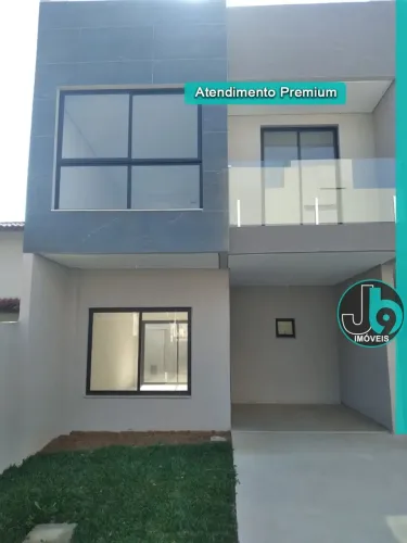 Sobrado à Venda no Uberaba 145m² com 3 quartos, 1 suíte, sala e 1 vaga de garagem por R$ 6