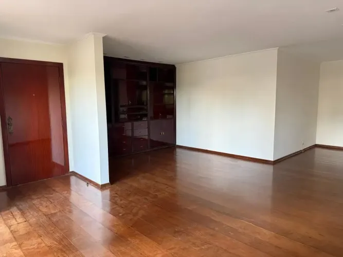 APARTAMENTO À VENDA Condomínio San Diego, Esquina com Av. Alberto Andaló