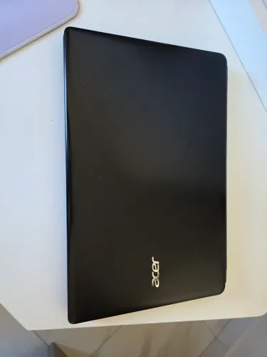 Notebook Acer Aspire E1-572 usado