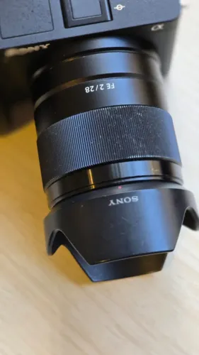 Lente Full Frame Sony 28 mm f2 FE
