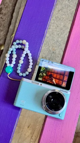 Câmera Samsung NX Mini 20,5MP - Tela Retrátil