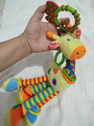 Girafa chocalho e mordedor