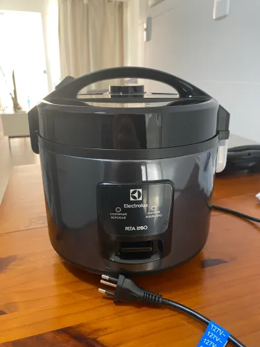 Panela de Arroz Elétrica Electrolux por Rita Lobo 2L Preta