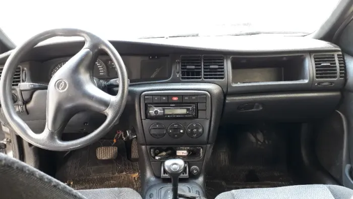 Chevrolet Vectra GLS/ Challenge 2.2 MPFI 16V 2000