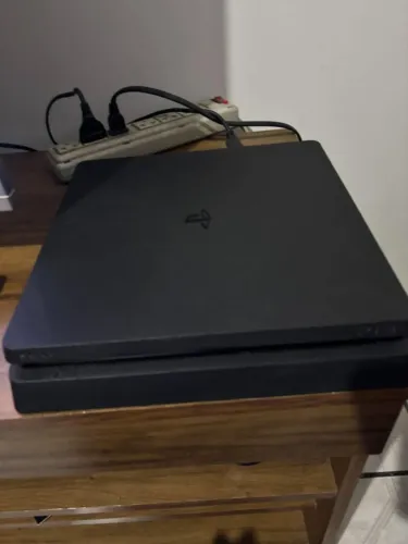 PLAYSTATION 4 Seminovo