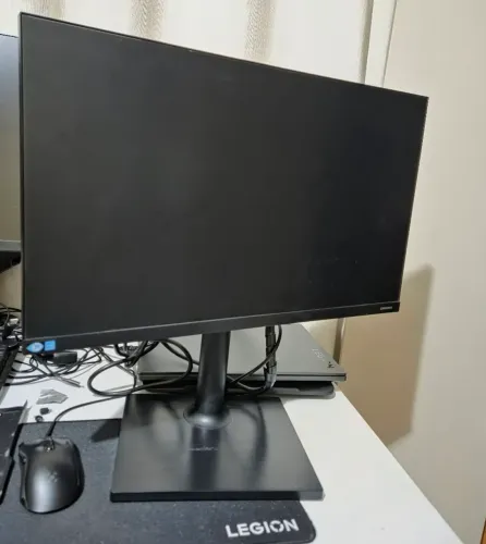 Monitor Samsung 24 Full HD, 75Hz, IPS, HDMI e DisplayPort, FreeSync