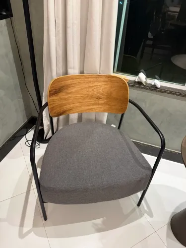 2 poltronas + 1 mesa lateral Líder Desigb