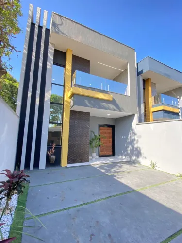 Casa em rua Privativa no Eusébio