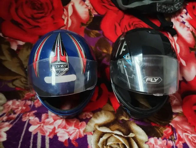 CAPACETE N° 60