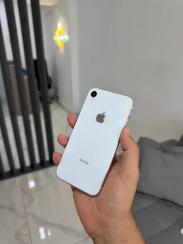 IPHONE XR 60 GIGAS FACE ID PAROU