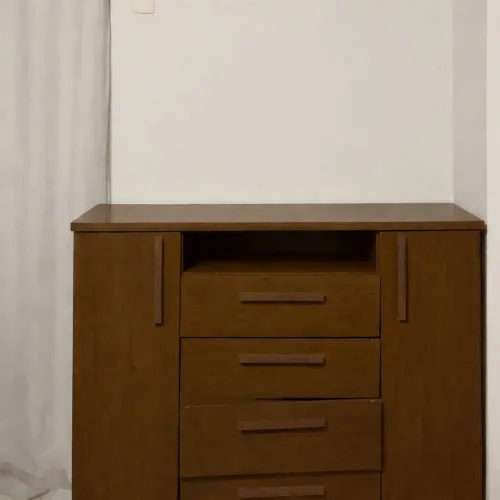 Cômoda 4 gavetas e duas portas