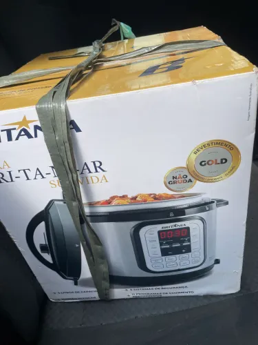 Panela de pressão eletrica nunca usada