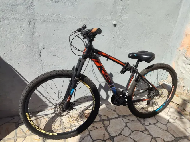 Bicicleta semi nova aro 29