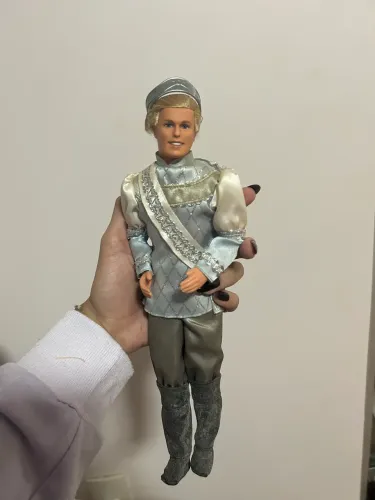 Boneco Ken Príncipe Daniel da Mattel, lançado para o filme "Barbie Lago dos Cisnes"