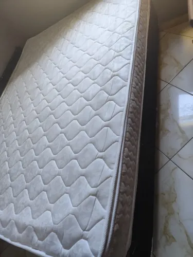 Vendo cama box semi nova colchão novo top 