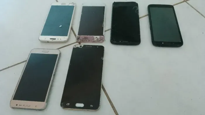 Celulares sucata (leia a descrição!!)