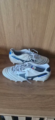 Chuteira Mizuno Morelia Club MD 41 branca (usada 1x) R$ 200 (cartão)