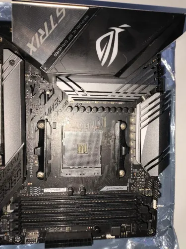 Placa mãe X570 Rog Strix