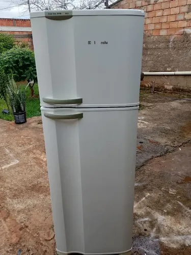 Vendo geladeira 110 frost free original