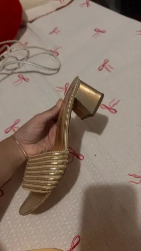 salto baixo dourado