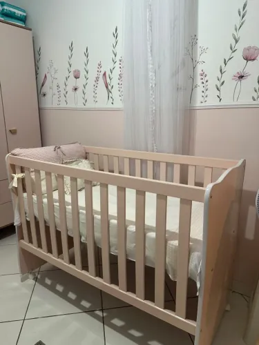 Berço infantil rosa - COM COLCHÃO