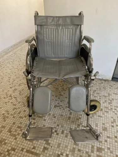 Cadeira de Rodas Comfort Dobrável
