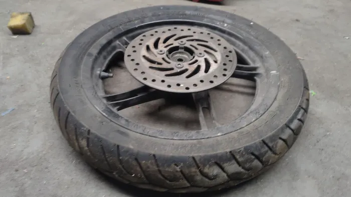 Aro com pneu para sculter 