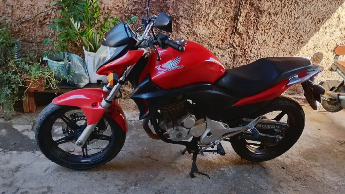 Cb 300 2011
