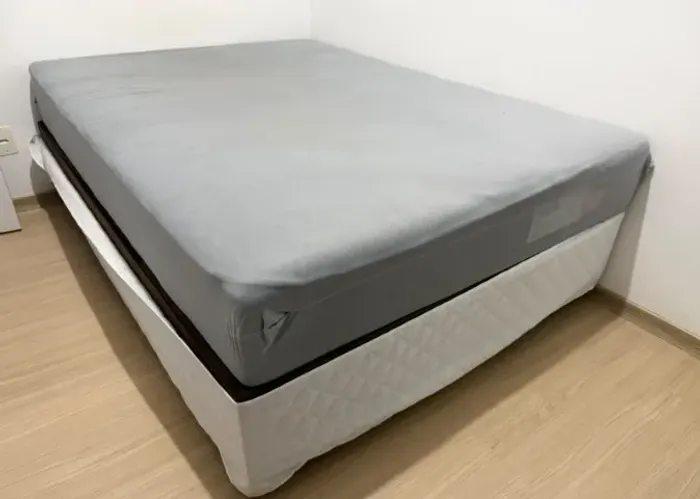 Cama de Casal Box em ótimo estado
