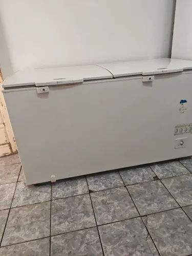 Freezer Eletrolux H550, 220v. 513 litros semi novo.