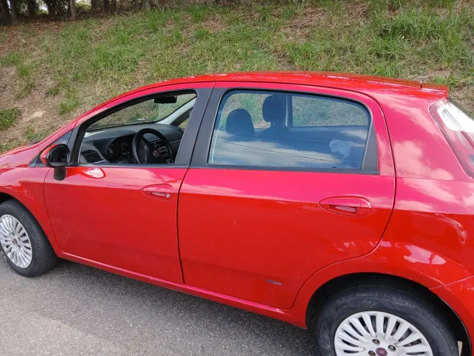 Fiat Punto Attractive 1.4 Fire Flex 8V 5P 2011